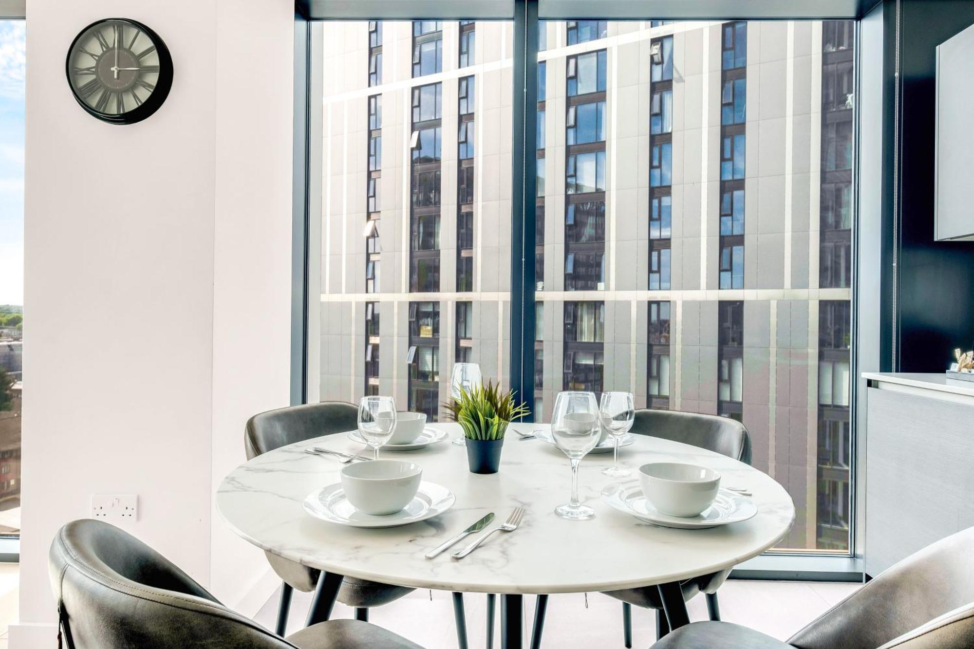 Mercian Luxury Serviced Apartments- Birmingham City Centre - Your Perfect Stay - Gym Rooftop Terrace Cinema Room Extérieur photo